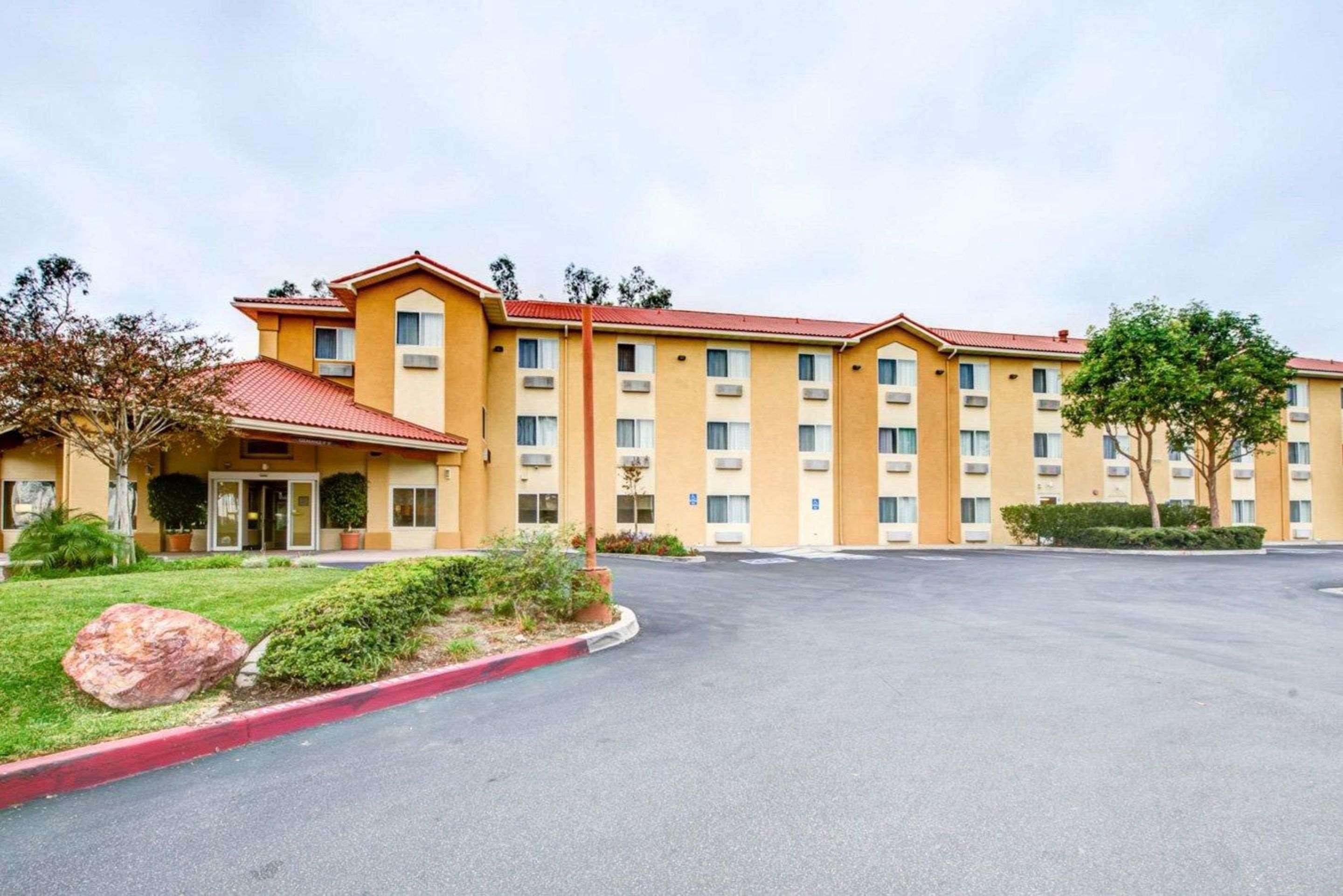 Comfort Inn Fontana Extérieur photo