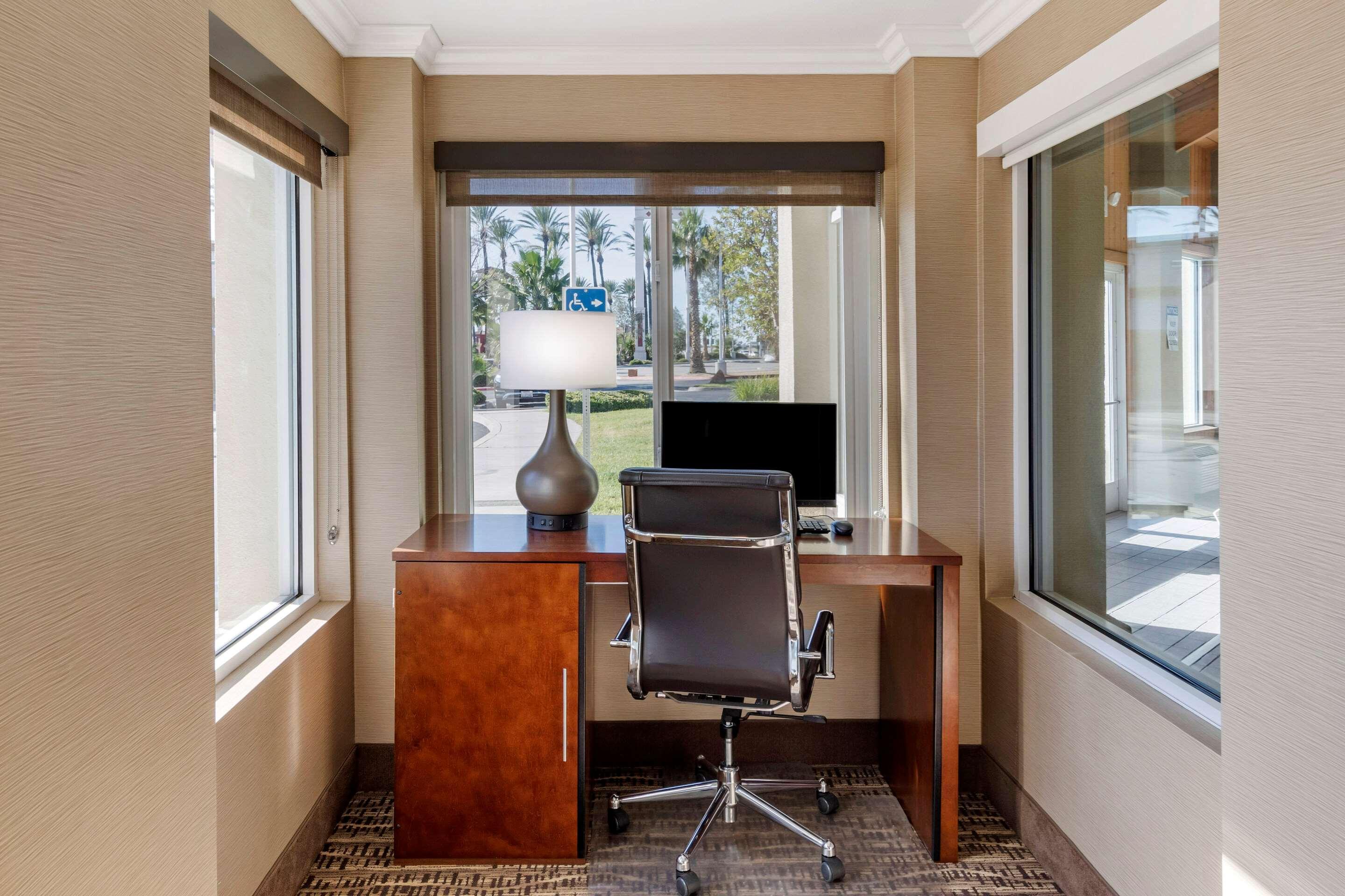 Comfort Inn Fontana Extérieur photo